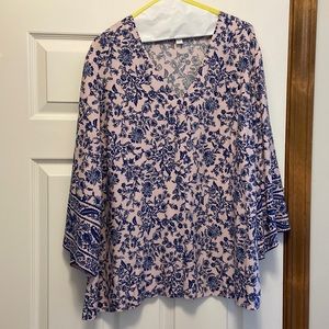 J Jill pink and navy floral tunic. V neck. 3/4 bell sleeves. XL. Rayon. Like new